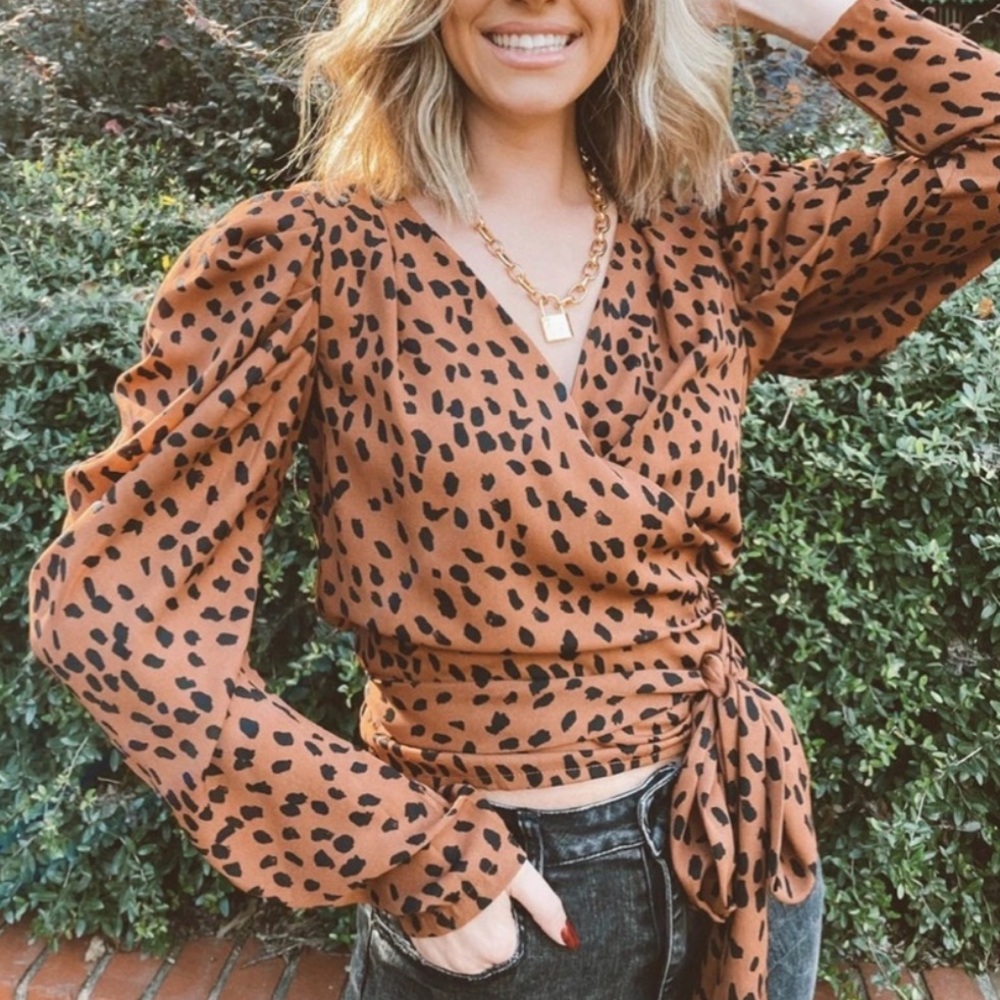 Vestique | Like New Spotted Wrap Blouse